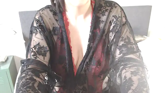 Ella Next Door online show from 03.16.25