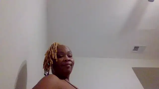 AllLeggs online show from 12.22.24