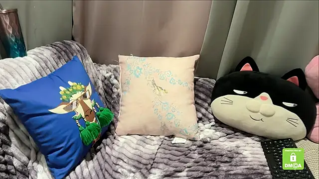 Snapshot of Unique-Beauty chatting on 11.07.25 Unique-Beauty online show from 11.07.25