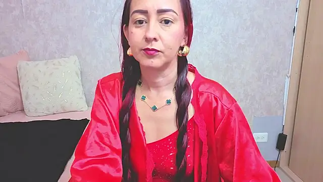 Snapshot of bianca_milfsexy chatting on 10.27.25 bianca milfsexy online show from 10.27.25