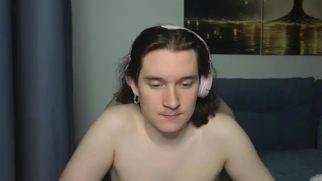 Snapshot of MoreRealAlex chatting on 06.01.26 MoreRealAlex online show from 06.01.26