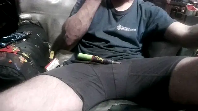 Snapshot of robeaulieu02 chatting on 01.25.25 robeaulieu02 online show from 01.25.25