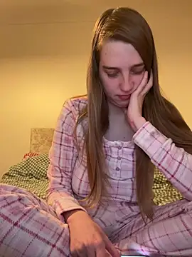 Snapshot of EvieRoseex chatting on 12.06.24 EvieRoseex online show from 12.06.24