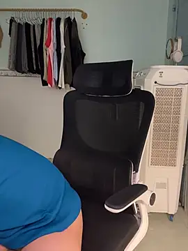 Snapshot of MinhTuanLive chatting on 03.16.25 MinhTuanLive online show from 03.16.25