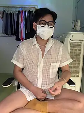 Snapshot of MinhTuanLive chatting on 03.17.25 MinhTuanLive online show from 03.17.25