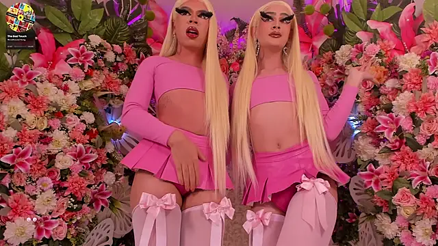 Snapshot of AlisonSharon chatting on 03.08.25 AlisonSharon online show from 03.08.25