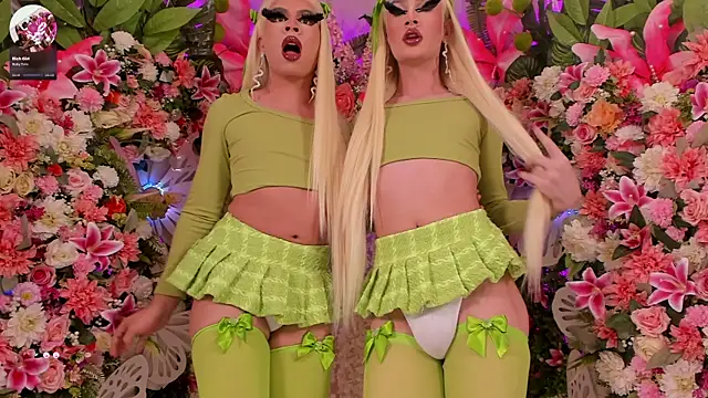 Snapshot of AlisonSharon chatting on 03.12.25 AlisonSharon online show from 03.12.25