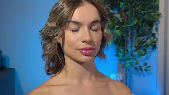 Snapshot of JodyBlow chatting on 09.27.25 JodyBlow online show from 09.27.25