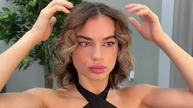 Snapshot of JodyBlow chatting on 10.05.25 JodyBlow online show from 10.05.25