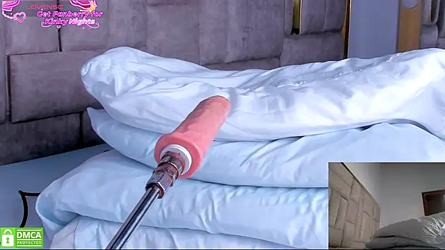 Eris Rose online show from 11.21.25