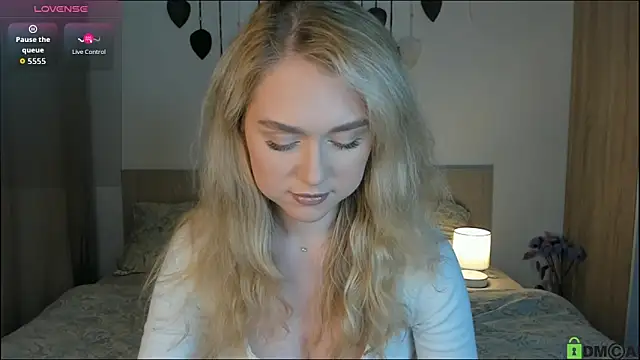 Snapshot of TheVanessaMaes chatting on 09.15.25 TheVanessaMaes online show from 09.15.25