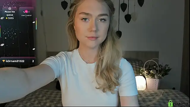 Snapshot of TheVanessaMaes chatting on 02.24.26 TheVanessaMaes online show from 02.24.26