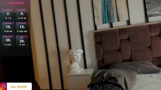 Snapshot of juicy-pussy chatting on 12.19.24 juicy-pussy online show from 12.19.24