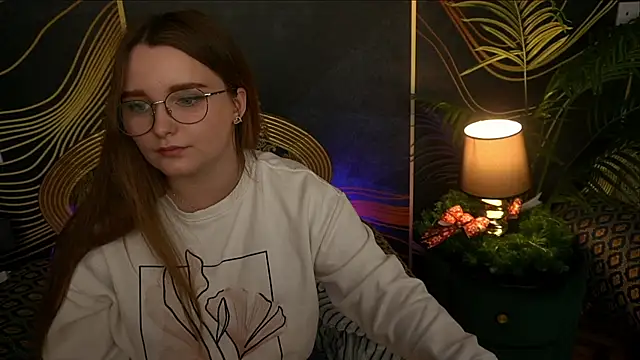 MagicPeachh  online show from 12.19.24