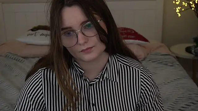 MagicPeachh  online show from 12.24.24