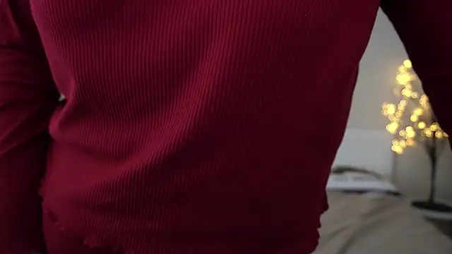 MagicPeachh  online show from 01.13.25