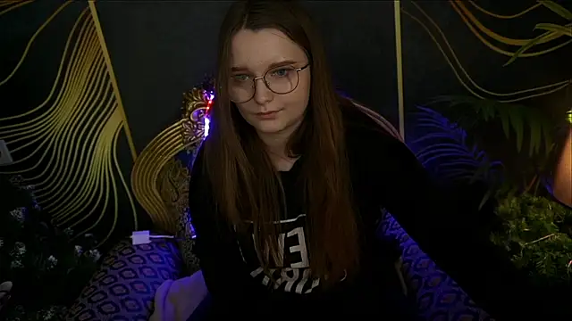 MagicPeachh  online show from 01.17.25