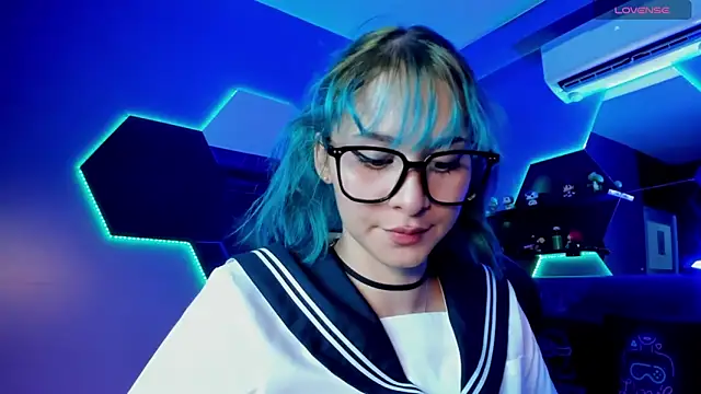 Snapshot of Ramona_Flower chatting on 12.16.25 Ramona Flower online show from 12.16.25