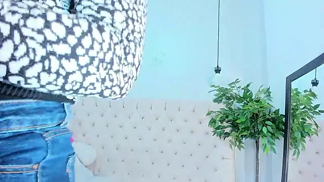 Victoria Coleman online show from 01.08.26