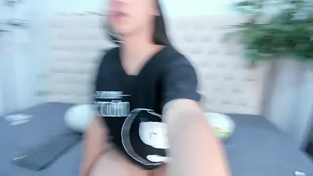 Victoria Coleman online show from 02.18.26