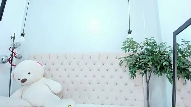 Victoria Coleman online show from 03.17.26