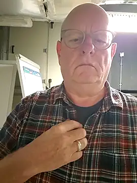 andrejoyfull64 online show from 10.27.25