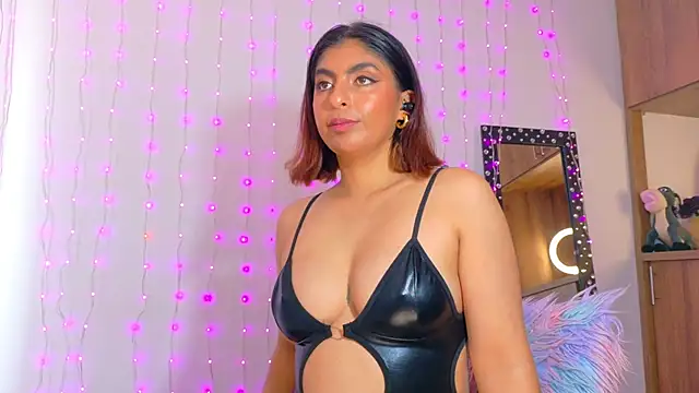 Snapshot of im_anna_ chatting on 12.17.25 im anna online show from 12.17.25