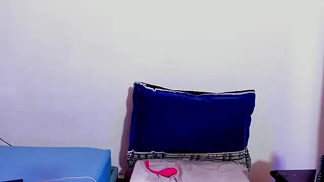 Lauren Hills069 online show from 12.20.25