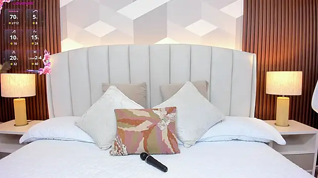 Snapshot of Marge_lasander chatting on 10.30.25 Marge lasander online show from 10.30.25