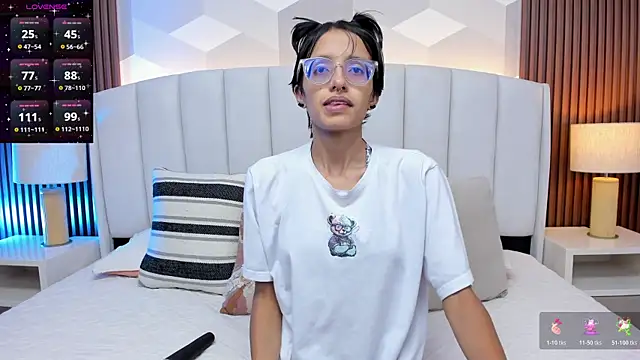 Snapshot of Marge_lasander chatting on 11.22.25 Marge lasander online show from 11.22.25