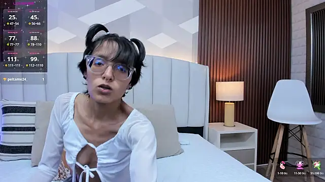 Snapshot of Marge_lasander chatting on 11.25.25 Marge lasander online show from 11.25.25