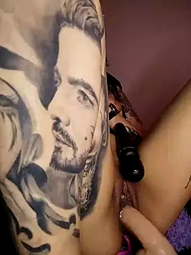 Snapshot of taaylor33 chatting on 12.04.24 taaylor33 online show from 12.04.24