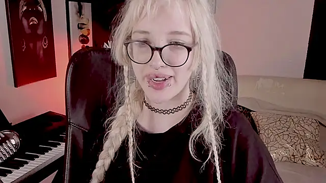 AmayaSakura online show from 12.18.24