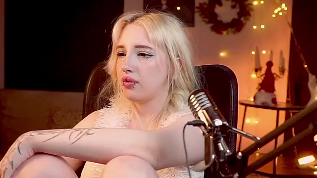 AmayaSakura online show from 12.25.24