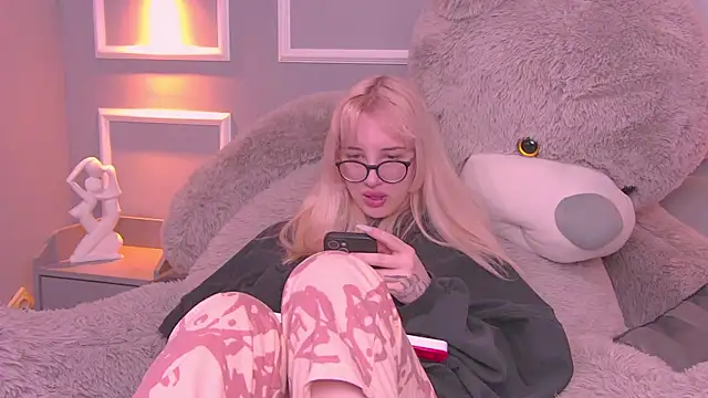 AmayaSakura online show from 02.06.25