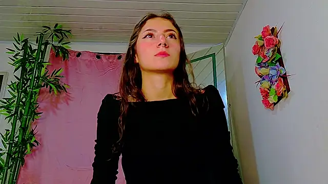 Snapshot of scarlet-jonesx chatting on 05.15.26 scarlet-jonesx online show from 05.15.26