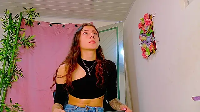 Snapshot of scarlet-jonesx chatting on 05.22.26 scarlet-jonesx online show from 05.22.26