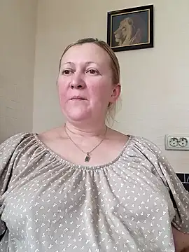 Snapshot of blondyaguar chatting on 12.16.24 blondyaguar online show from 12.16.24