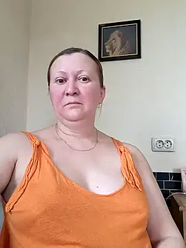 Snapshot of blondyaguar chatting on 03.01.25 blondyaguar online show from 03.01.25