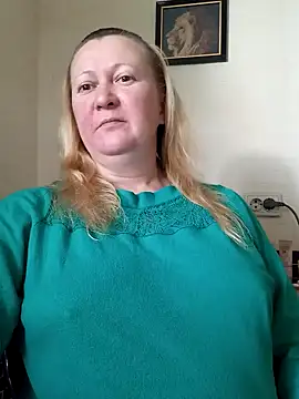 Snapshot of blondyaguar chatting on 09.18.25 blondyaguar online show from 09.18.25