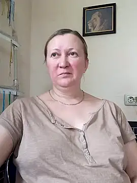 Snapshot of blondyaguar chatting on 11.29.25 blondyaguar online show from 11.29.25