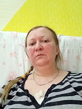 Snapshot of blondyaguar chatting on 02.18.26 blondyaguar online show from 02.18.26