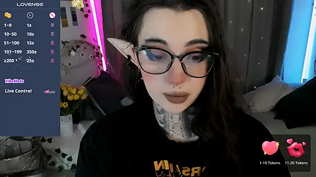 Dixi Pixi  online show from 10.25.25