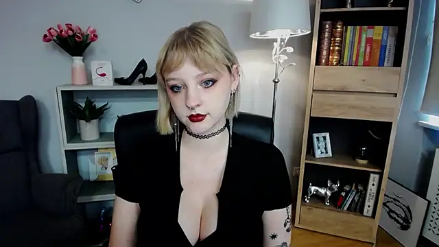 MadelineLust online show from 10.25.25