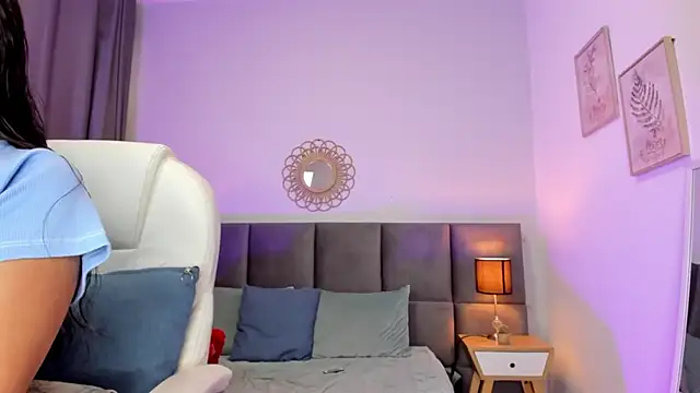 Chloe fischer  online show from 02.19.26