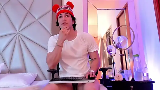 Karimferrer online show from 12.19.24