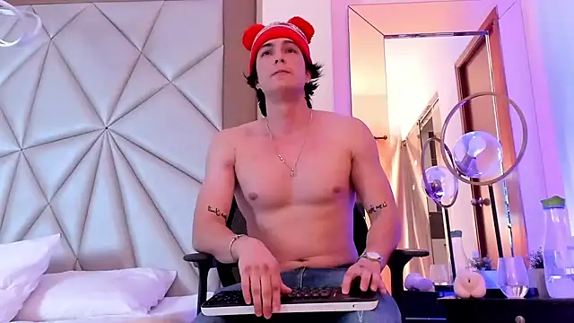 Karimferrer online show from 12.19.24