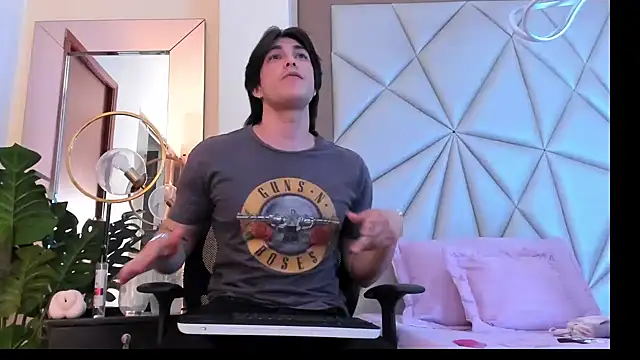 Karimferrer online show from 01.22.25