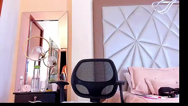 Karimferrer online show from 01.24.25