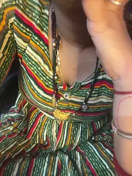 Snapshot of Spicy_sari_girl chatting on 12.17.25 Spicy sari girl online show from 12.17.25